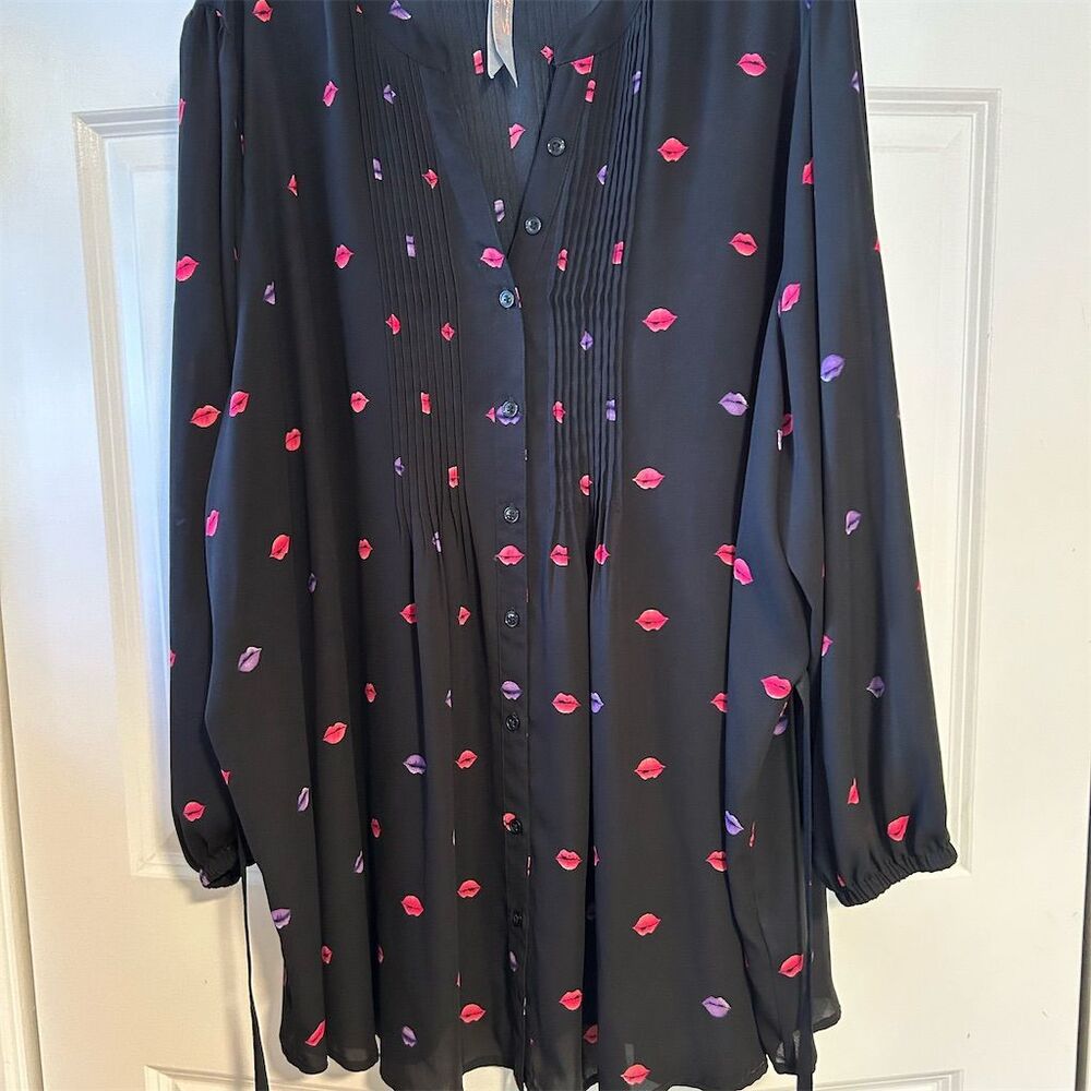 Melissa McCarthy Seven7 Women's 3X Black Lip Print Shirt